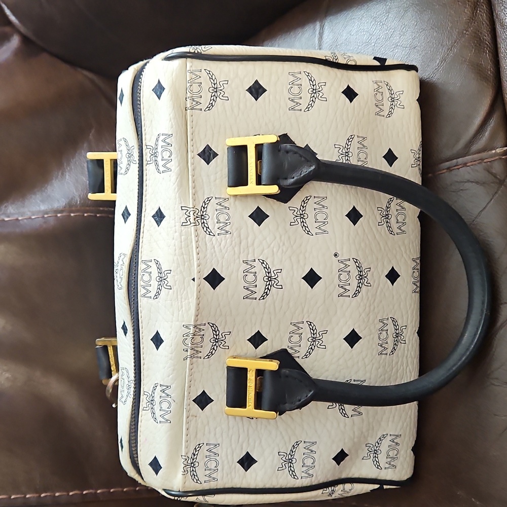 MCM WHITE AND BLACK PURSE